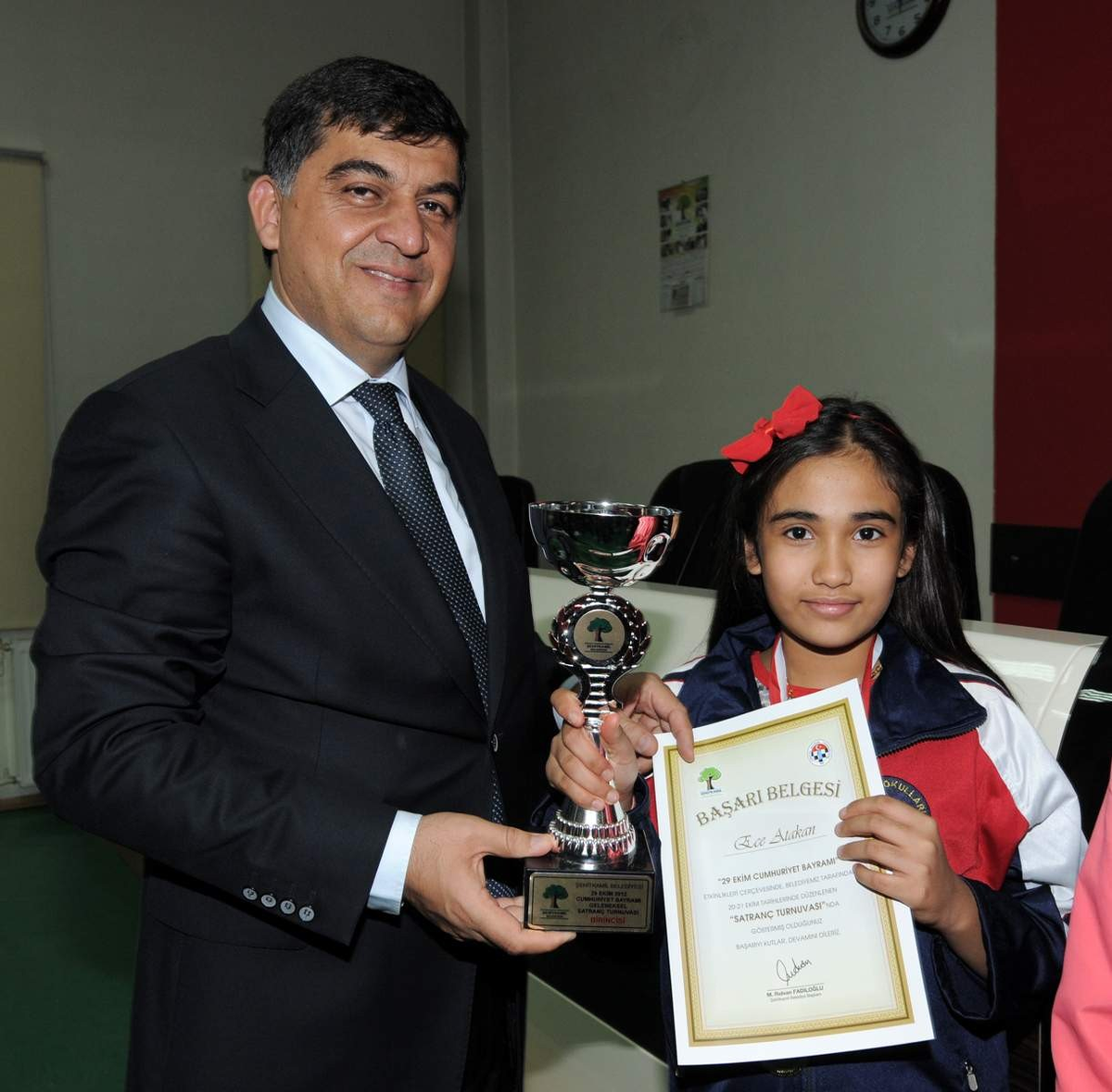 Satranç Müsabakasında Dereceye Giren Sporcular Ödüllendirildi