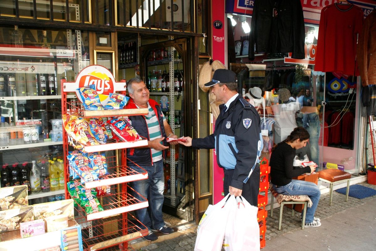 Selçuk Belediyesi\'nden Beş Bin Bayrak
