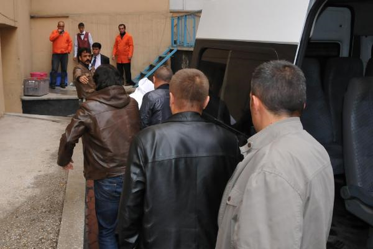 Sivas\'taki Cinayetin Zanlıları Adliyede