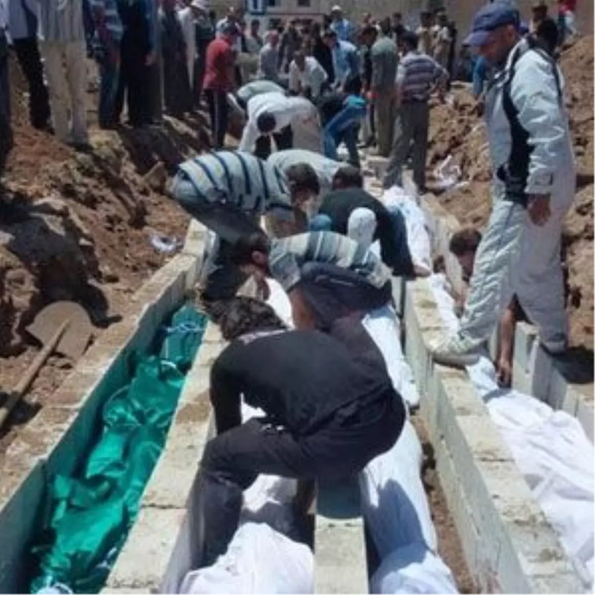 Suriye\'de Kan Durmuyor: 120 Ölü