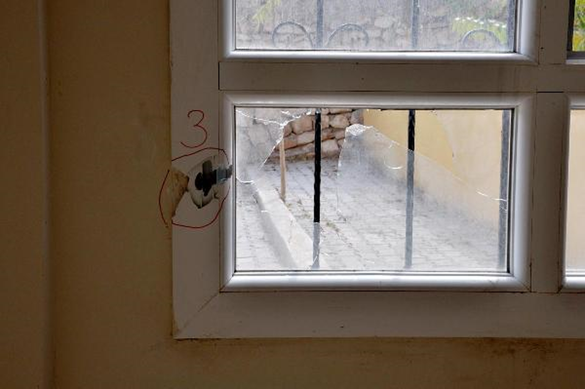 Uçaksavar Mermisi, Reyhanlı\'da Sağlık Ocağına İsabet Etti