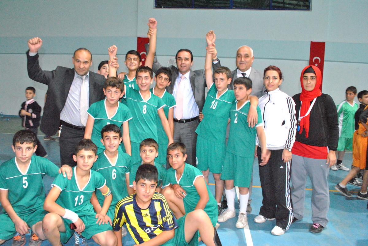 Tatvan\'da Okullar Arası Hentbol Müsabakaları Sona Erdi