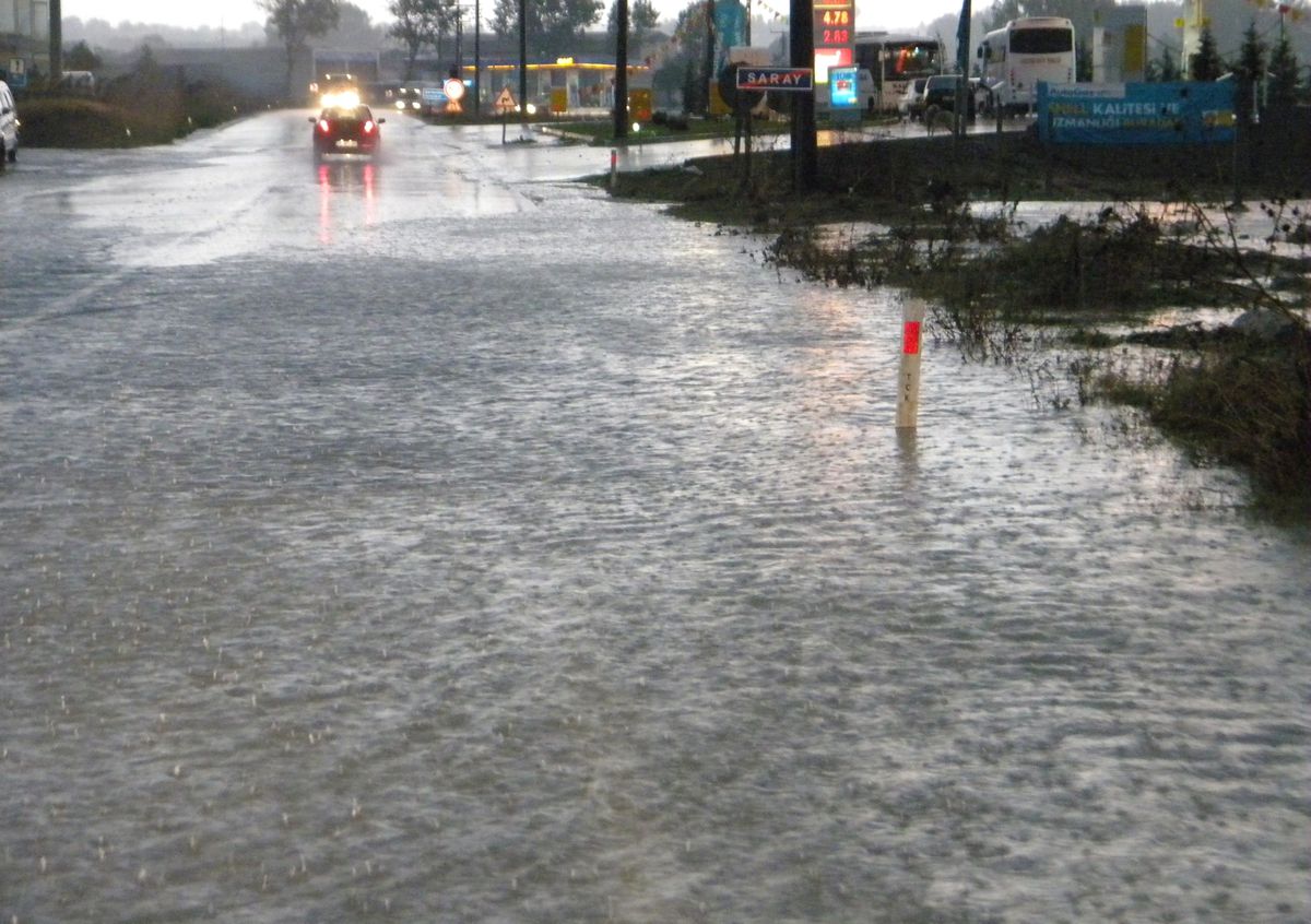 Tekirdağ\'da Sağanak Yağış