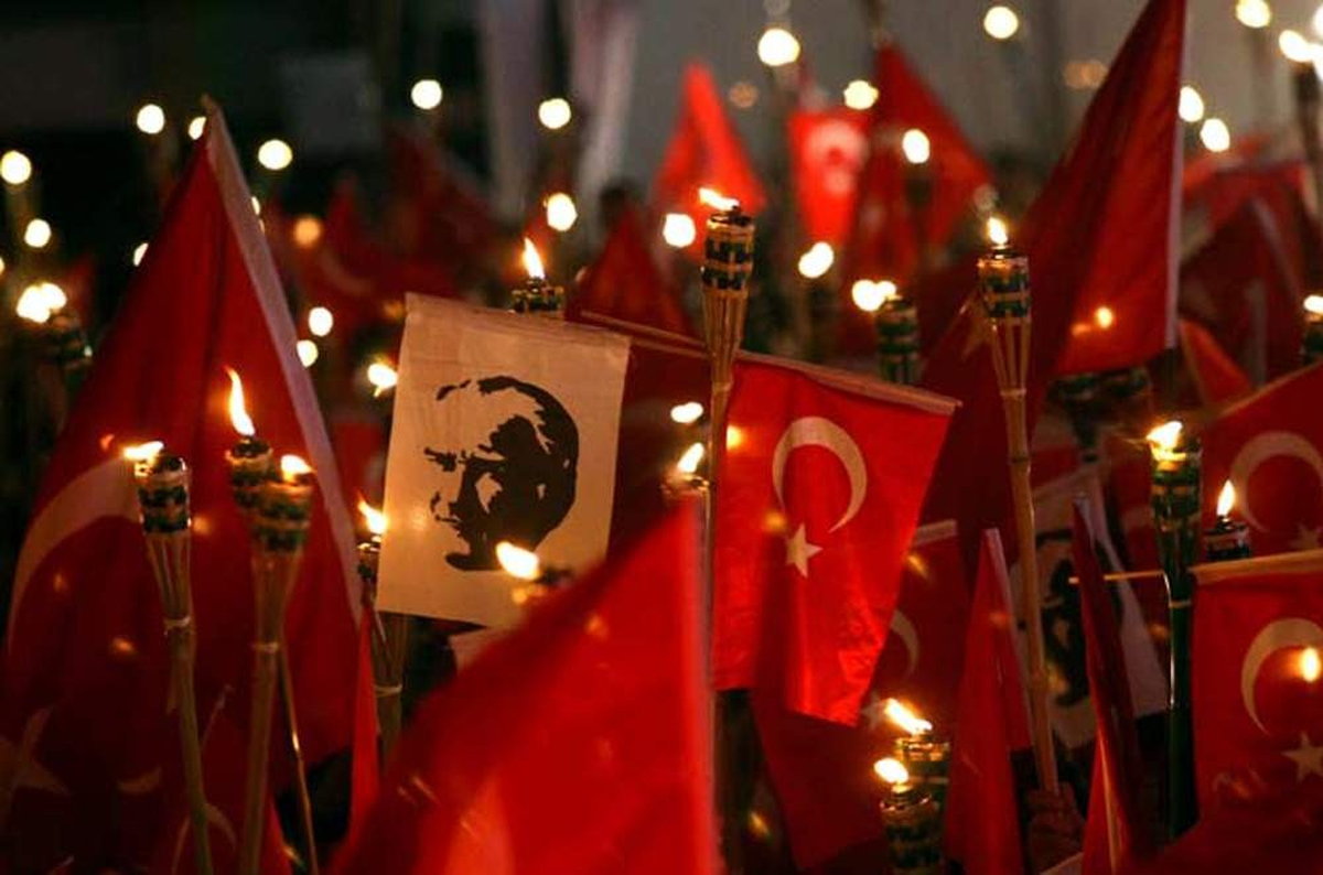 Tepebaşı Belediye Başkanı Ataç ve Esogü Rektörü Gönen\'den Bayram Mesajları