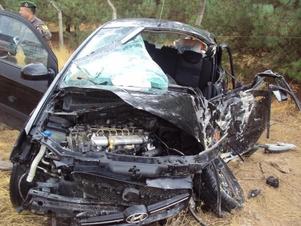 Uşak\'ta Otomobille Tır Çarpıştı: 1 Ölü, 3 Yaralı