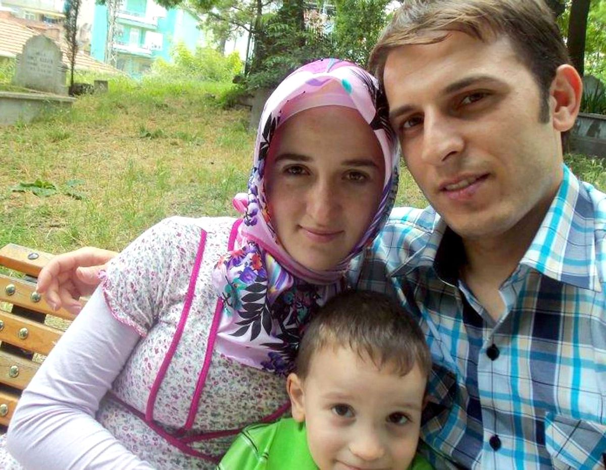 Depremde Ölen Öğretmen ve Ailesi Anıldı