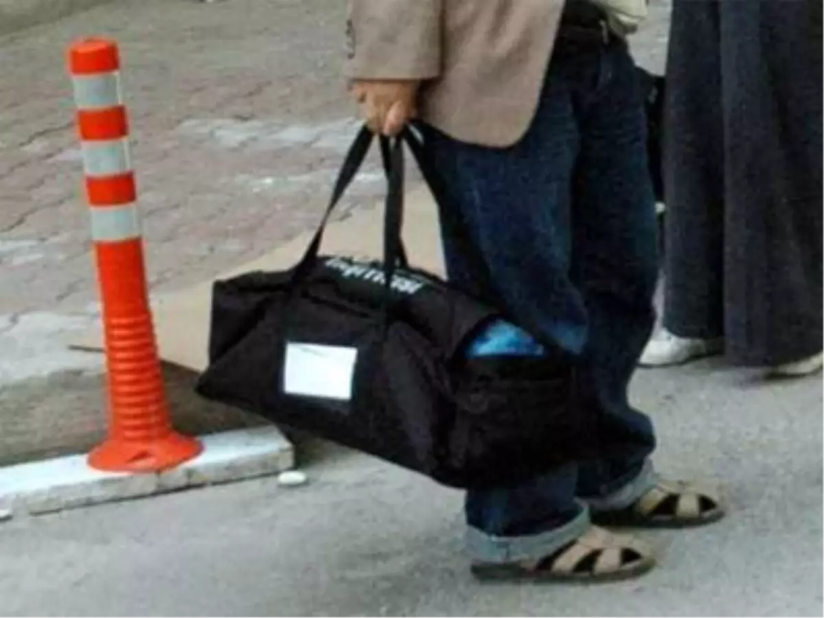 3 Aylık Kızını Döve Döve Öldürdü