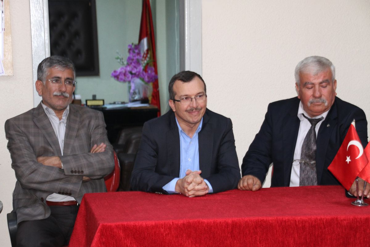 Akhisar\'da AK Parti Heyetinden, MHP Teşkilatına Ziyaret