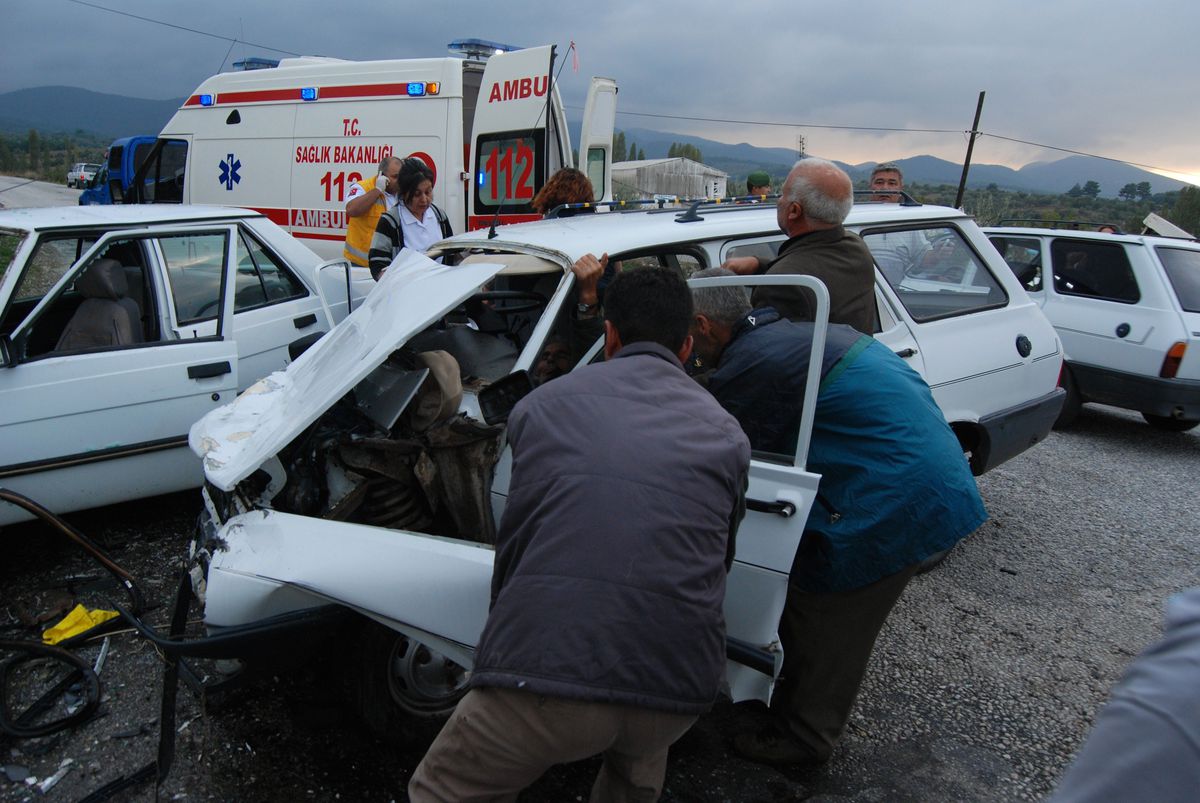 Bayramiç\'te Trafik Kazası: 5 Yaralı