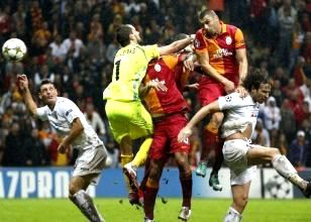 Ceza Alanına 73 Bomba Bıraktı Ama...