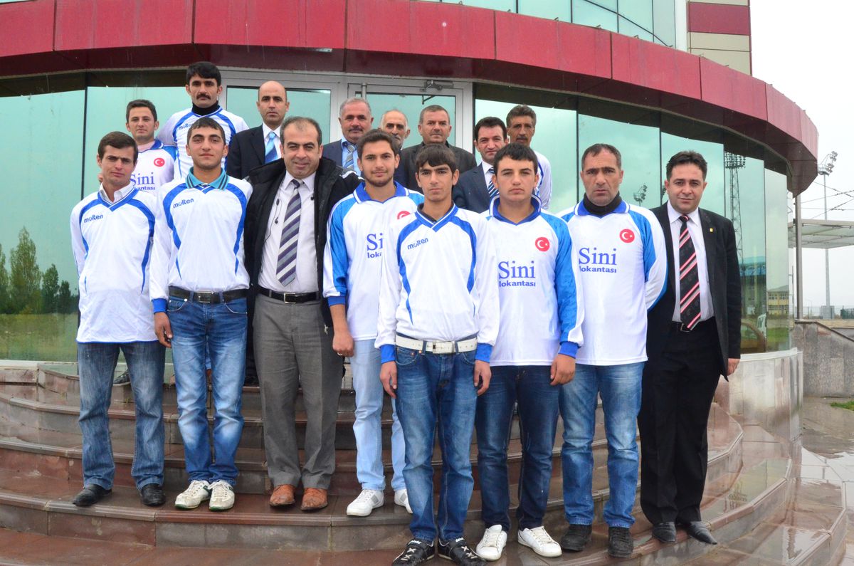 Çintimar Şampiyon Ciritçileri Kutladı