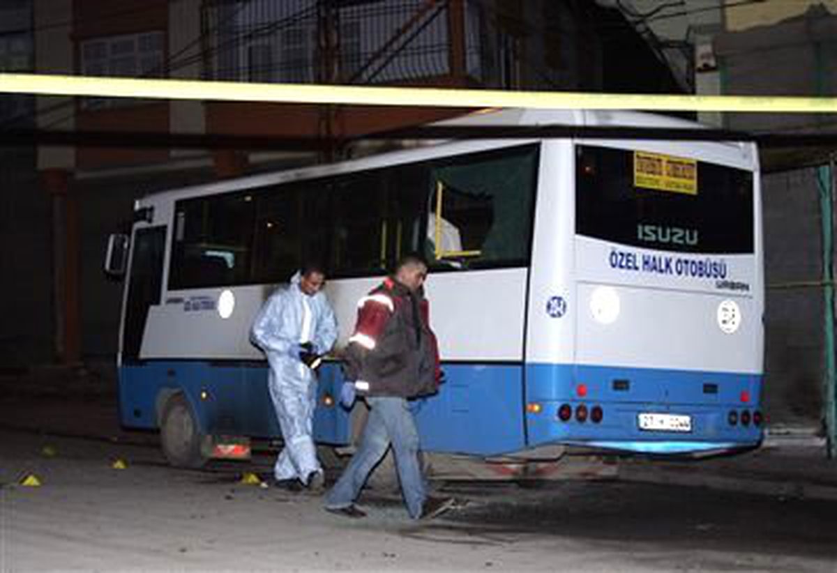 Gaziantep\'te Özel Halk Otobüsüne Molotoflu Saldırı