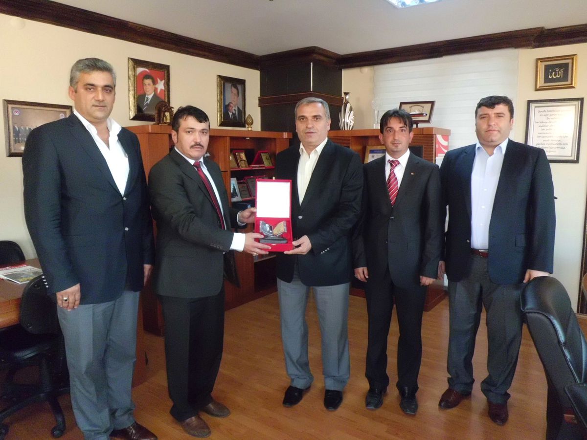 Gümeli İlköğretim Okulundan Odabaş\'a Teşekkür Plaketi