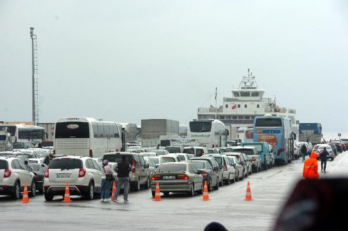 İstanbul Boşaldı, Tem\'de ve Eskihisar\'da Trafik Yoğunlaştı