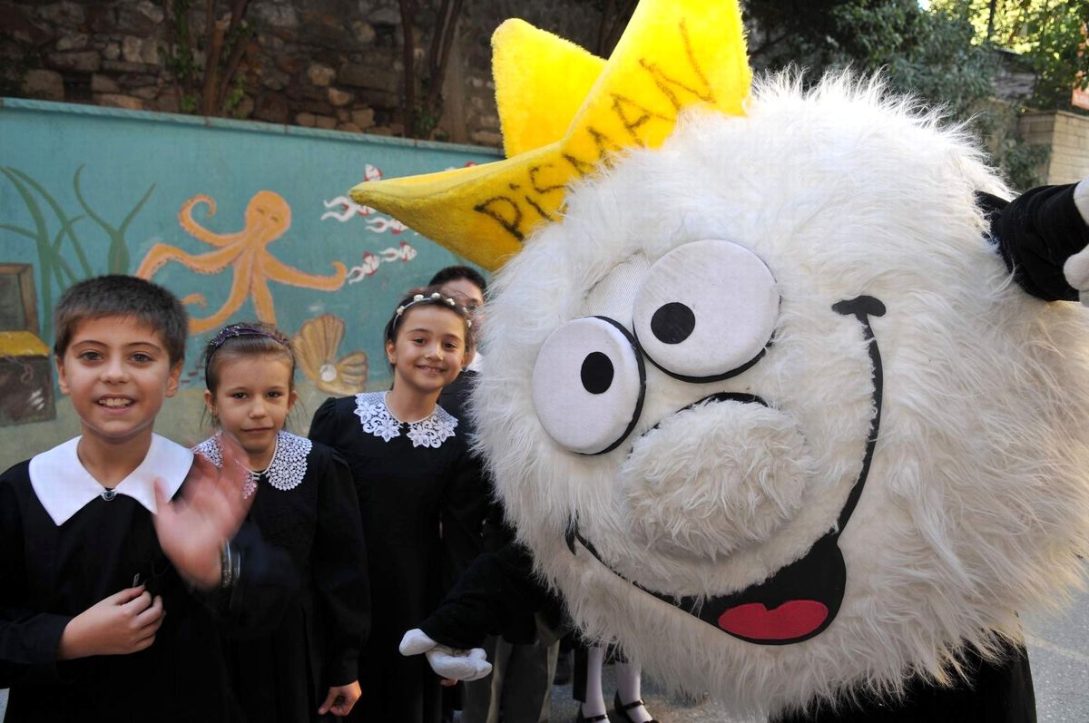 İzmitli Çocuklara Bayram Hediyesi