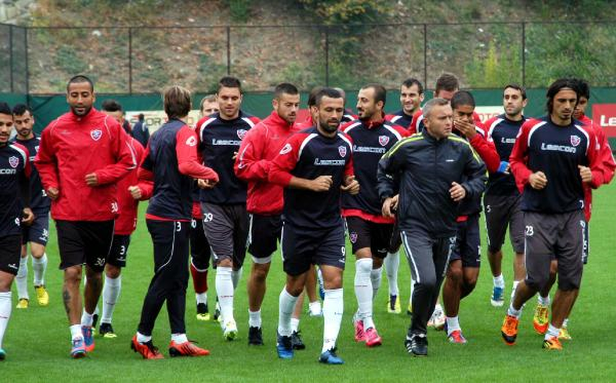 Karabükspor Teknik Direktörü Skibbe: Hata Yapmamalıyız