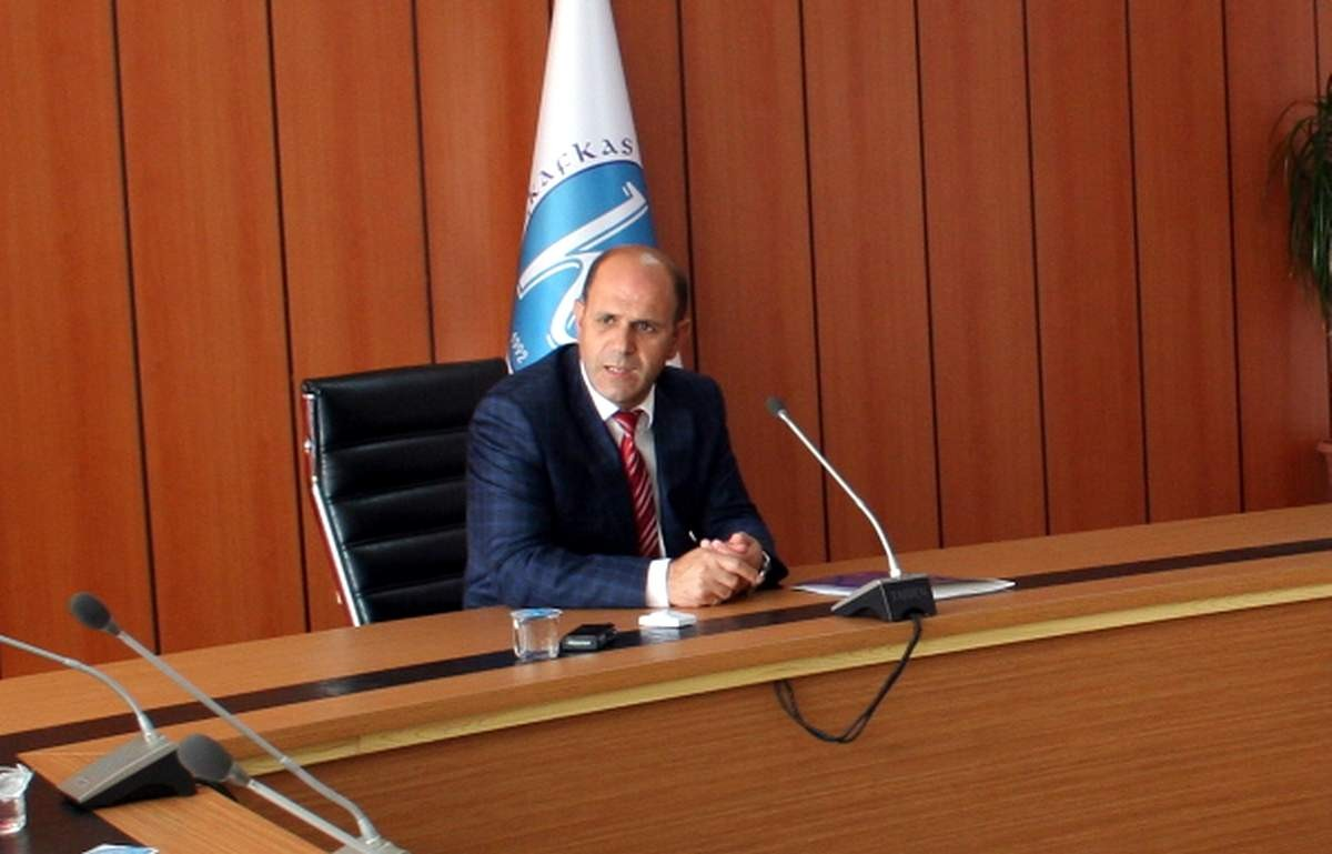 Kars Kaü Rektörünün Bayram Mesajı