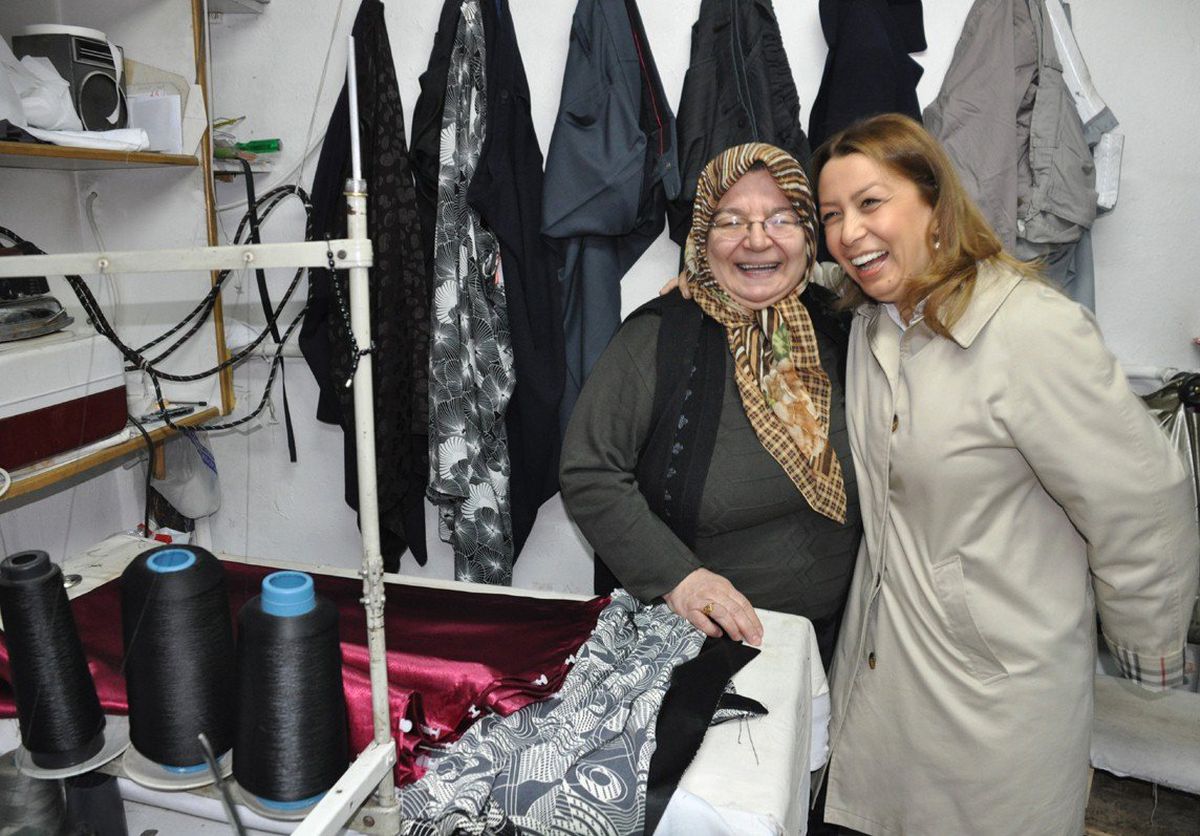 Milletvekili Çalık, Belediye İş Hanı Esnafını Ziyaret Etti