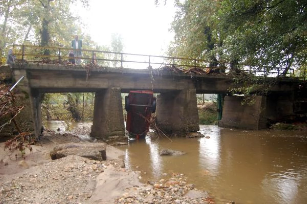 Mustafakemalpaşa\'da Sel Felekati Köylerde Etkili Oldu