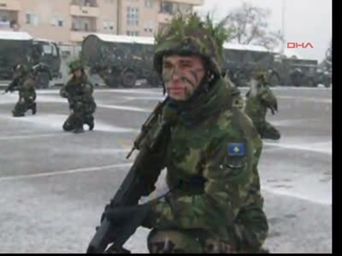 NATO\'dan, \'Kosova Ordusu\'na İzin Çıkmadı