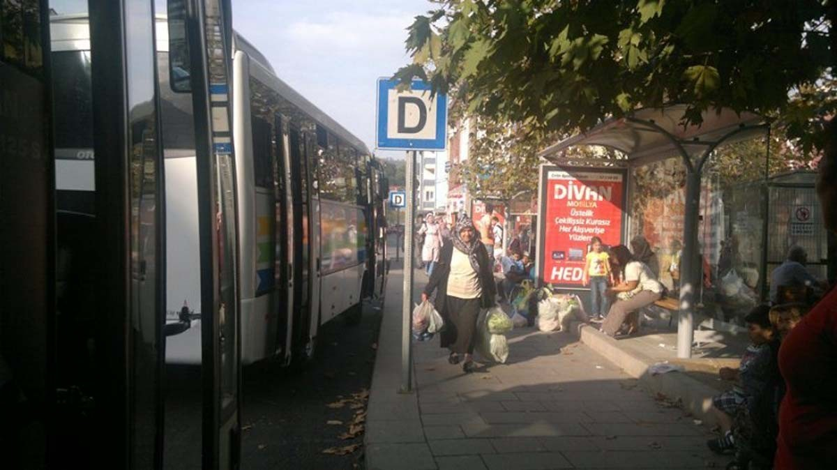 Pazaryerine Modern Duraklar Konuldu