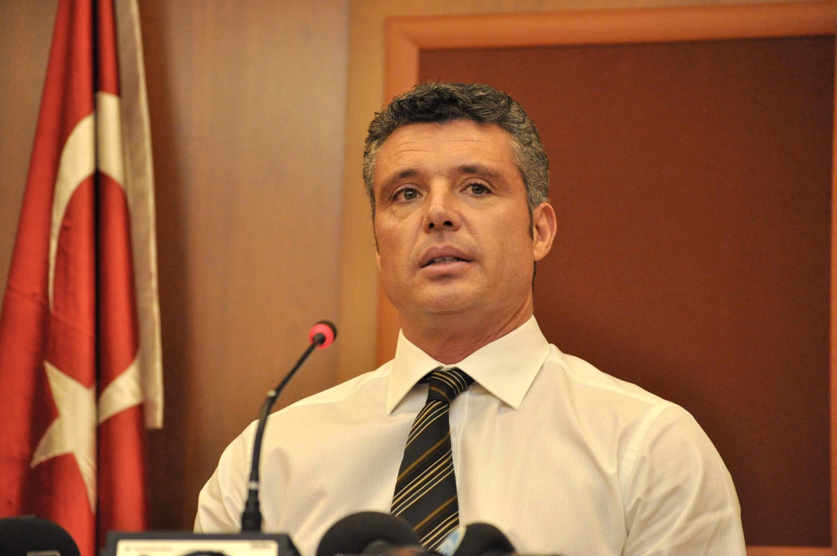 Saran Sözünü Tuttu Spor Salonunu Açtı