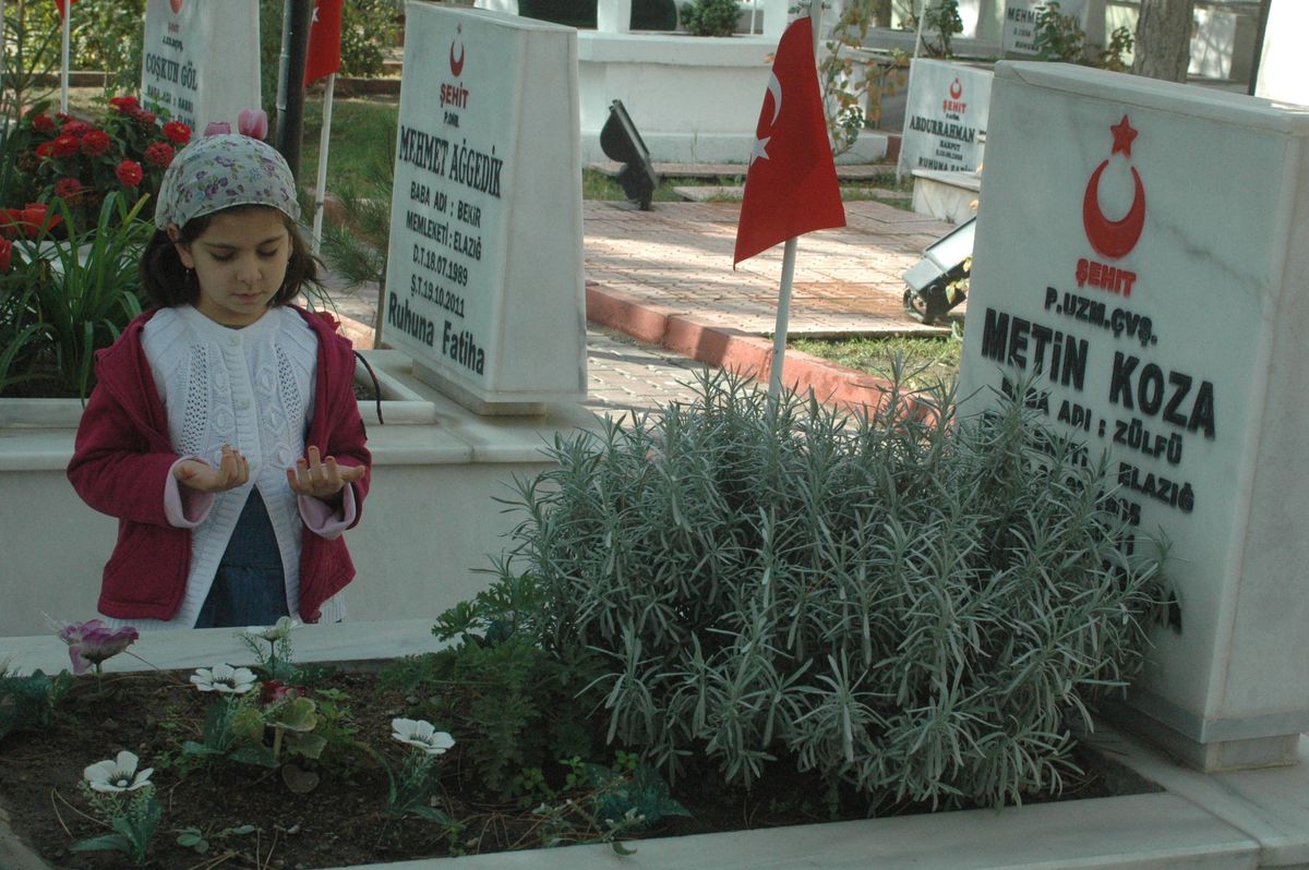 Şehitlikte Bayram Ziyareti