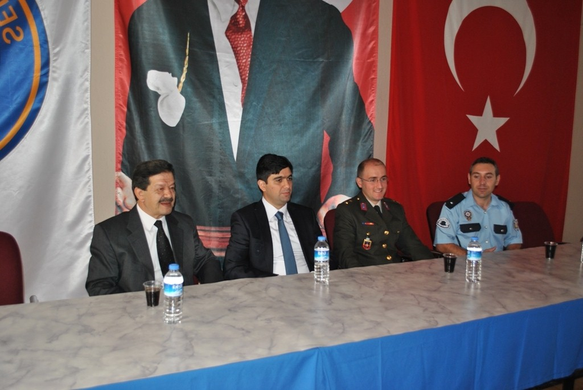 Selendi de Bayramlaşma Arefe Günü Yapıldı