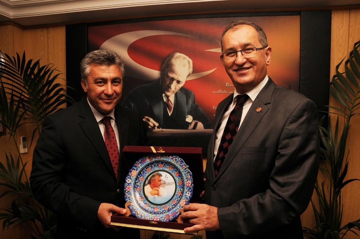 Tgf Genel Başkanı Sertel, Güzelbahçe Belediyesi\'ni Ziyaret Etti