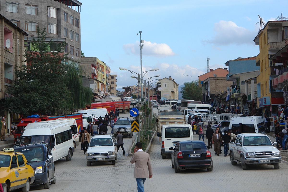 Türkiye\'nin En Ucuz Kurbanlıkları Şemdinli\'de