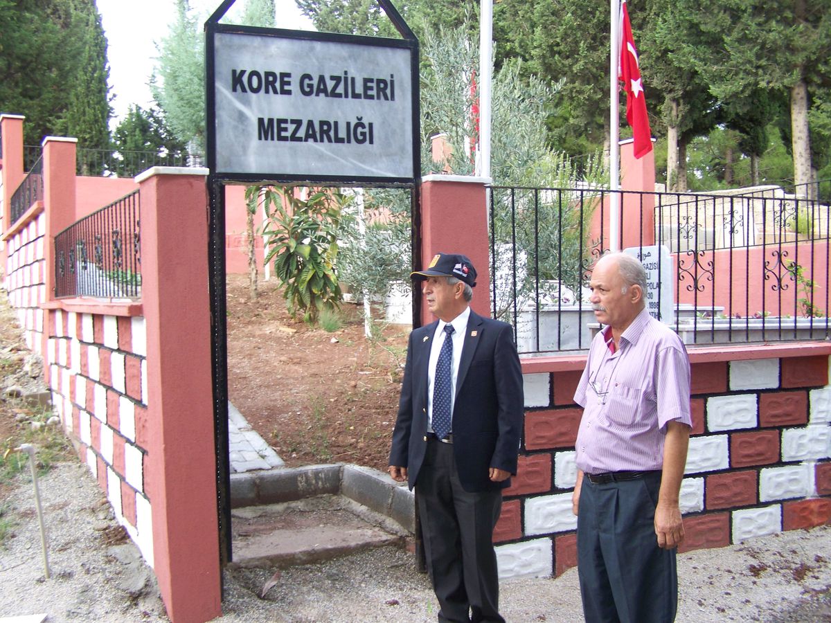 Vali Cerrah Şehitleri Unutmadı