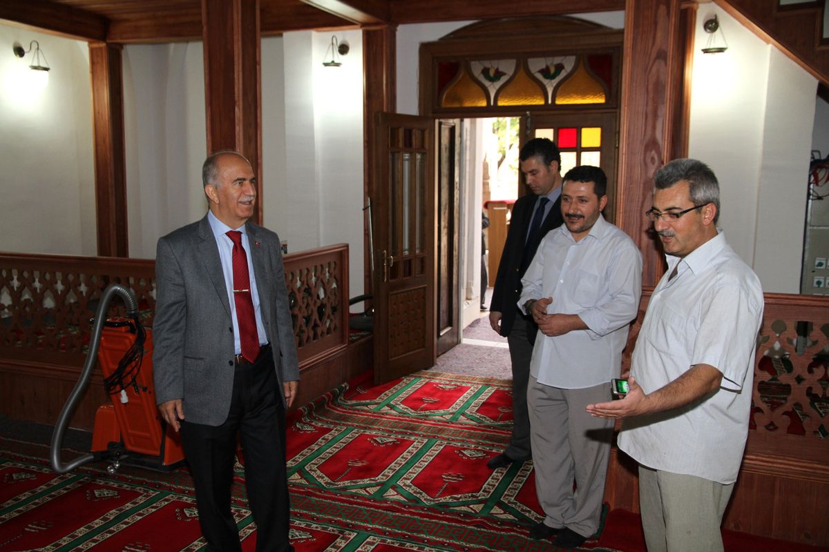 Vali Harput Hamza Bey Camisini İnceledi