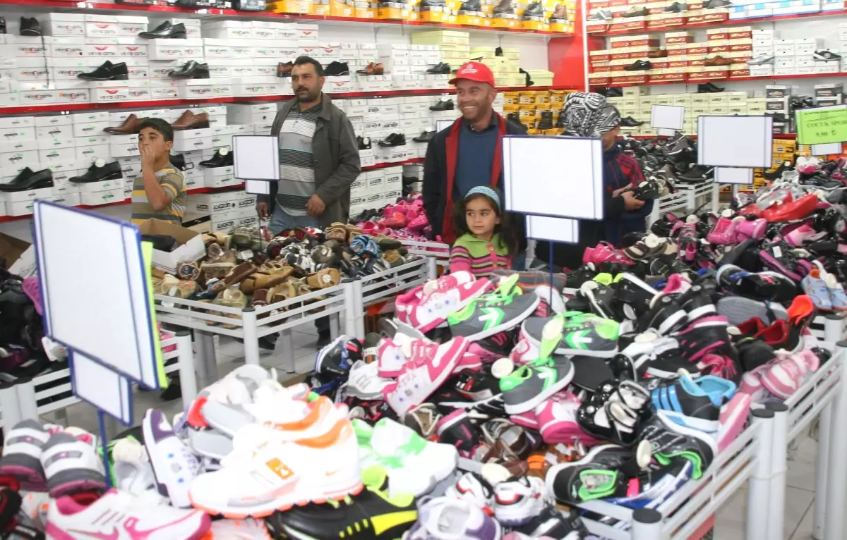 Yozgat'ta Bayram Alışverişleri Esnafın Yüzünü Güldürdü