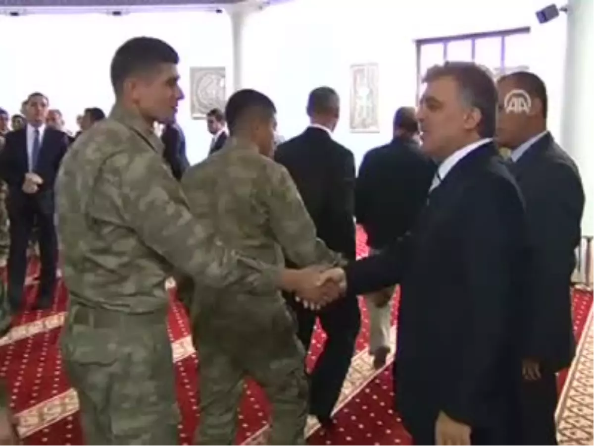 Bayram Namazını Mehmetçikle Kıldı