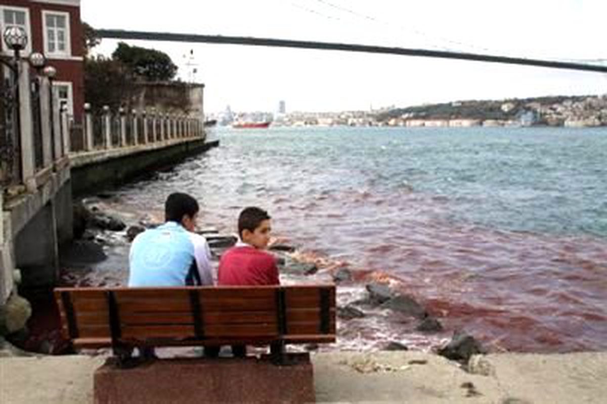 Boğaz Yine Kırmızı