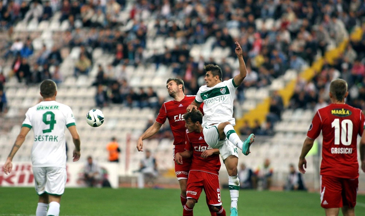 Bursaspor Ceza Alanına En Çok Top Gönderen Takım Oldu