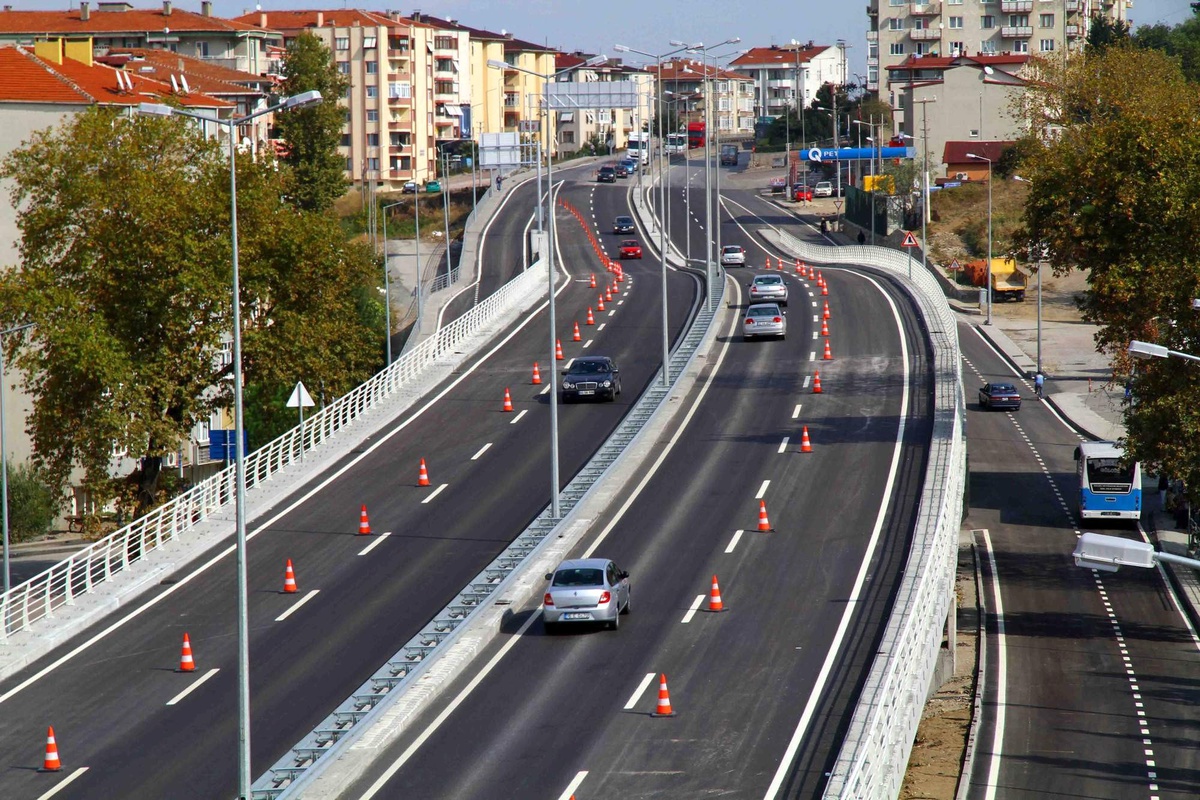 Değirmendere Köprülü Kavşağı Bayrama Yetişti