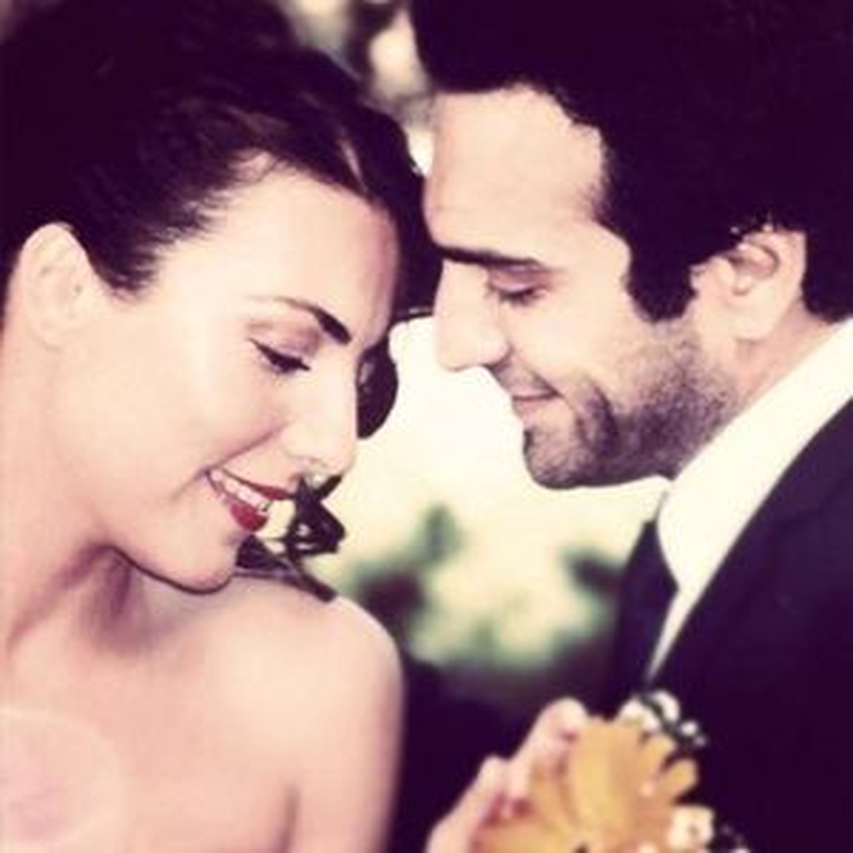 Eski Eşe Twitter\'dan Gönderme
