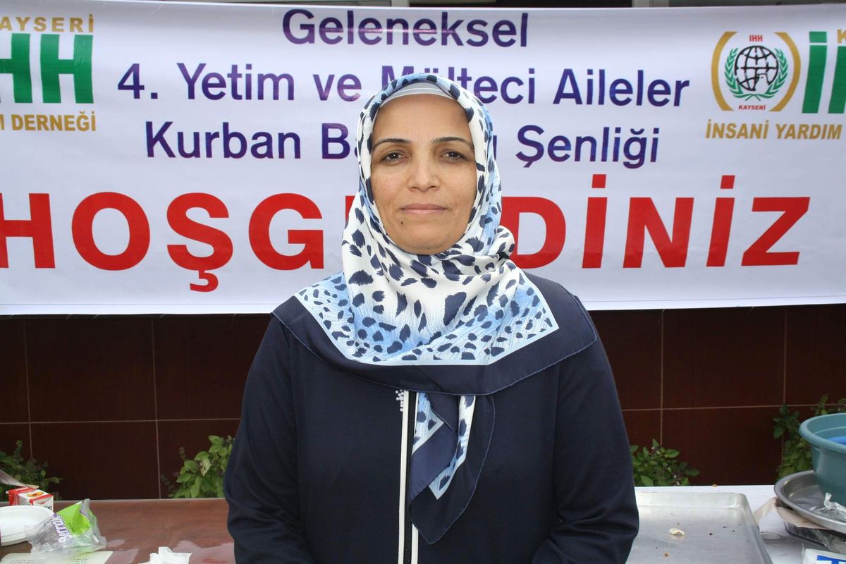 İhh 72 Mülteci ve 129 Aileye Kurban Eti Dağıttı