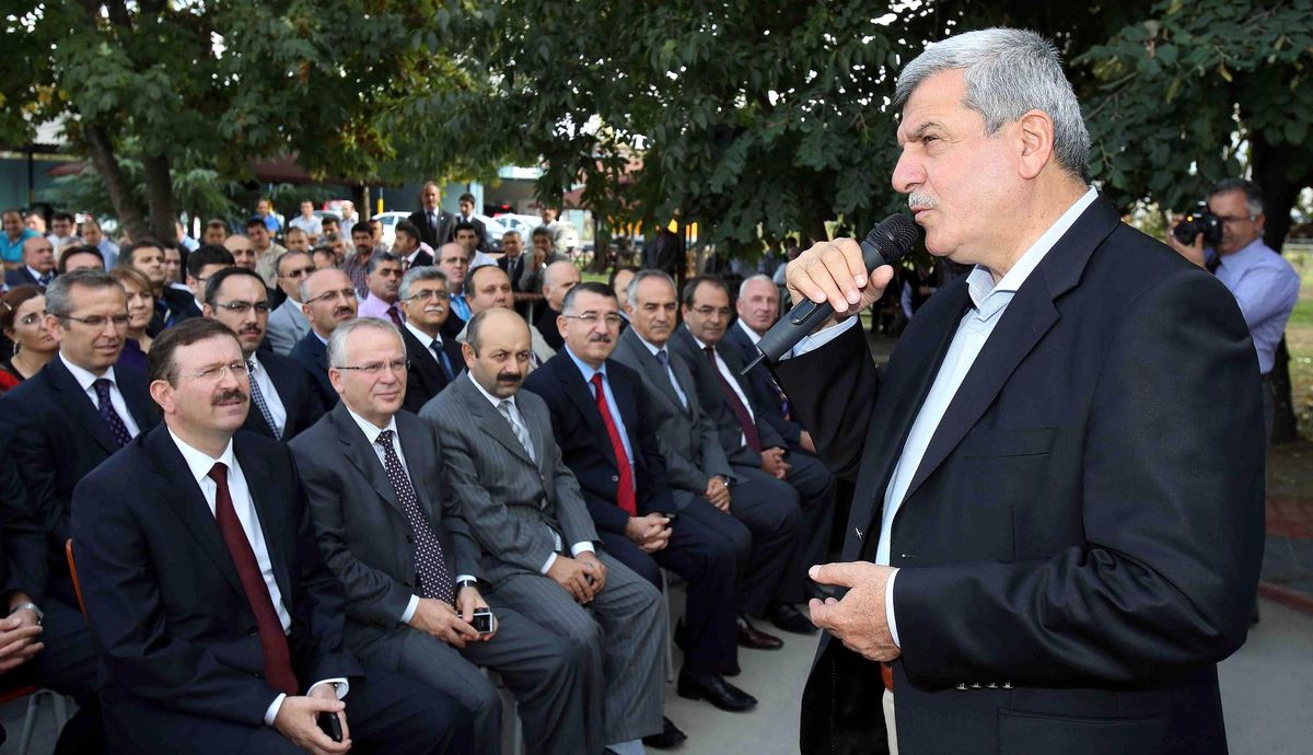 İsu, Bahçede Bayramlaştı