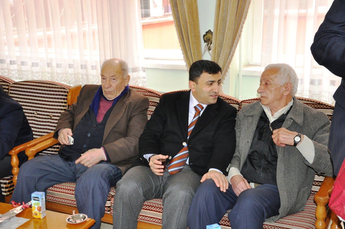 Trabzon AK Parti Merkez İlçe Başkanı Altunbaş, Huzur Evini Ziyaret Etti