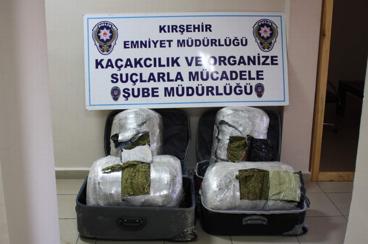Yol Kontrolünde Esrar Maddesi Alındı