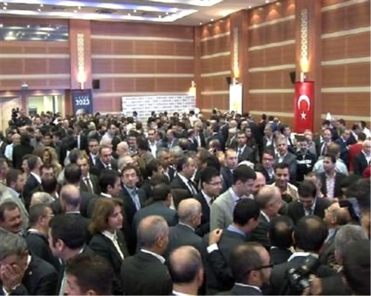 AK Parti\'liler Sütlüce\'deki İl Binasında Bayramlaştı