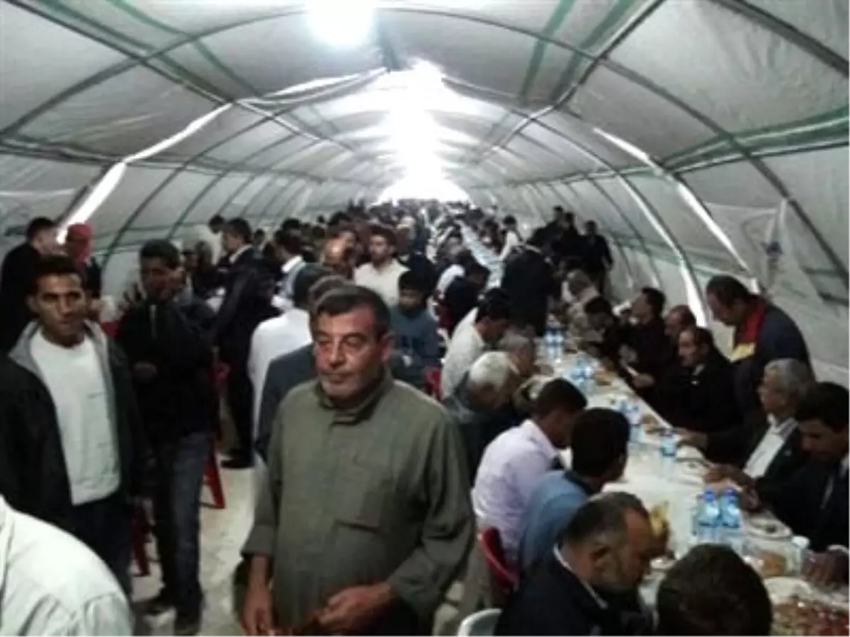 Bakan Çelik, 2 Saatte Bin Kişiyle Bayramlaştı (2)