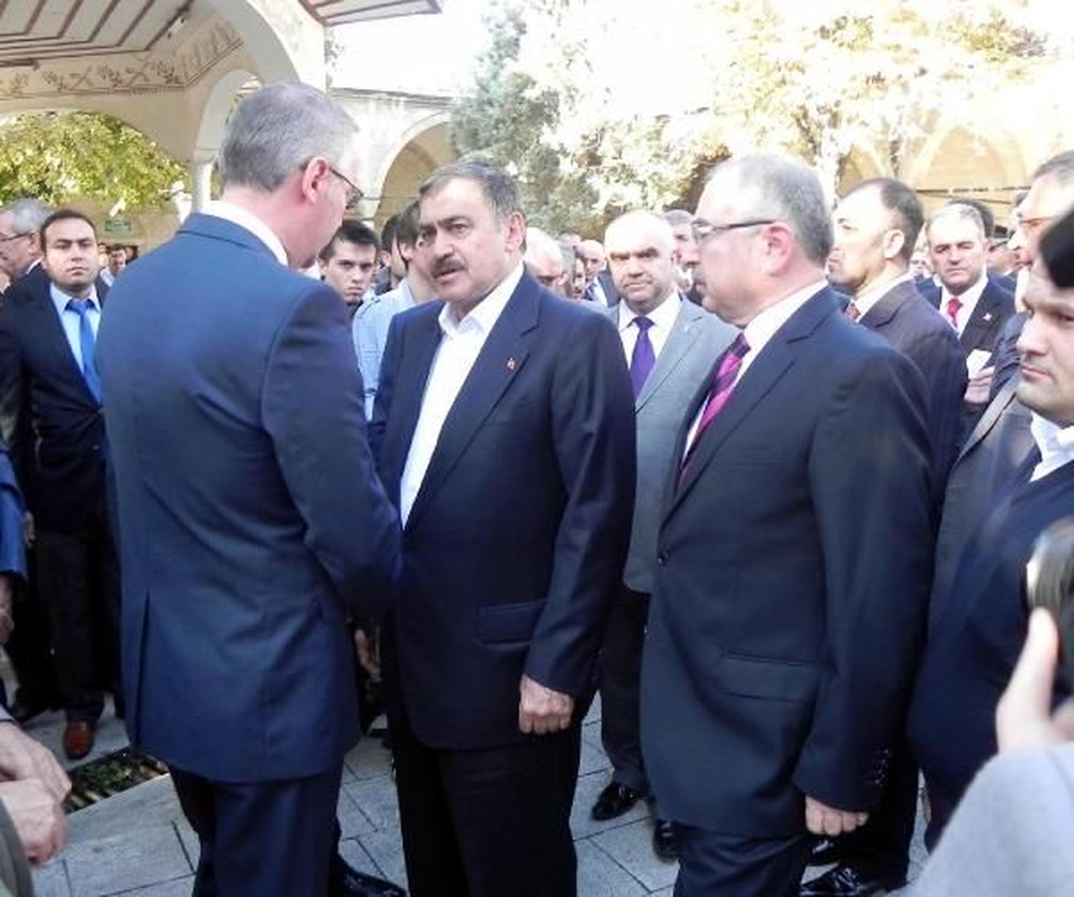 Bakan Eroğlu İntihar Eden Askerin Cenazesine Katıldı