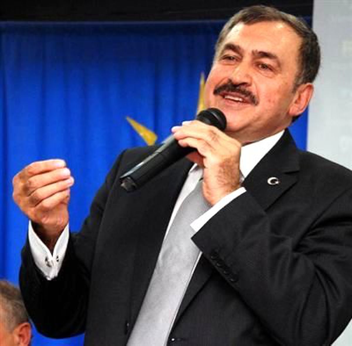 Bakan Eroğlu: Ülkeyi Gençlere Teslim Edeceğiz