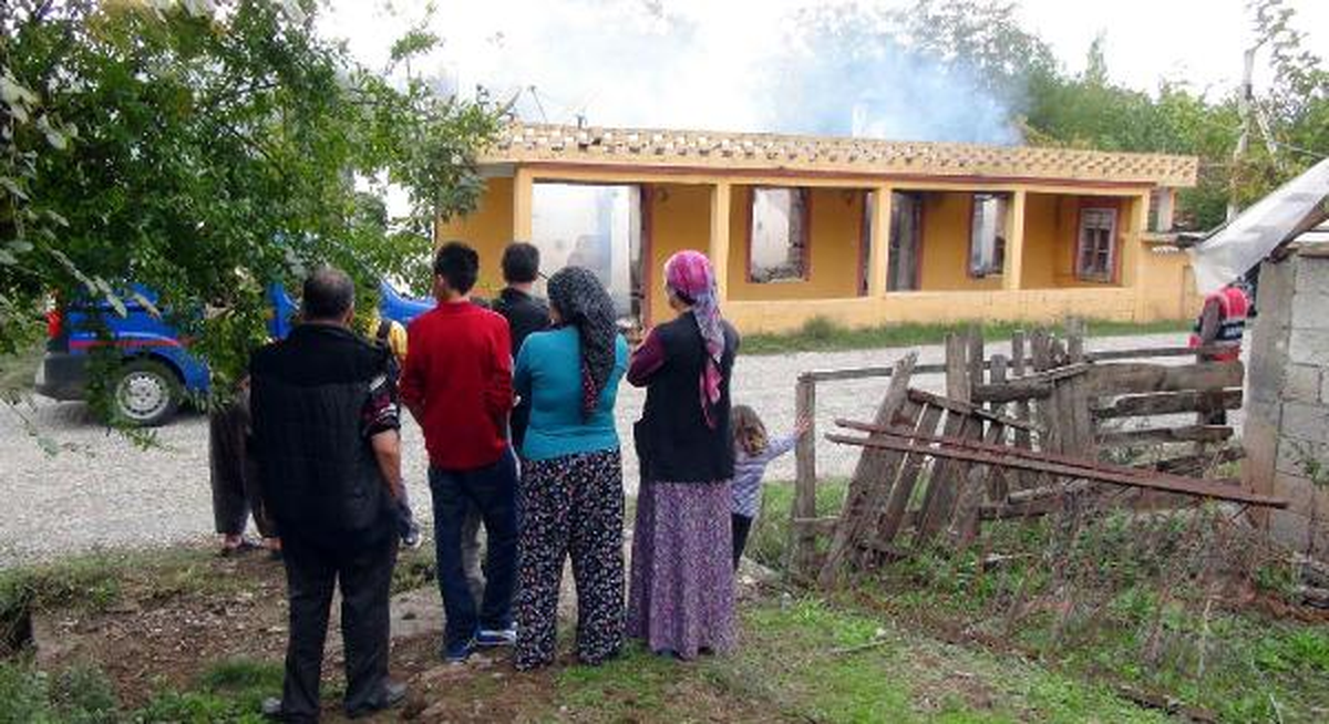 Bayram Ziyaretine Geldi, Annesinin Yanmış Cesediyle Karşılaştı