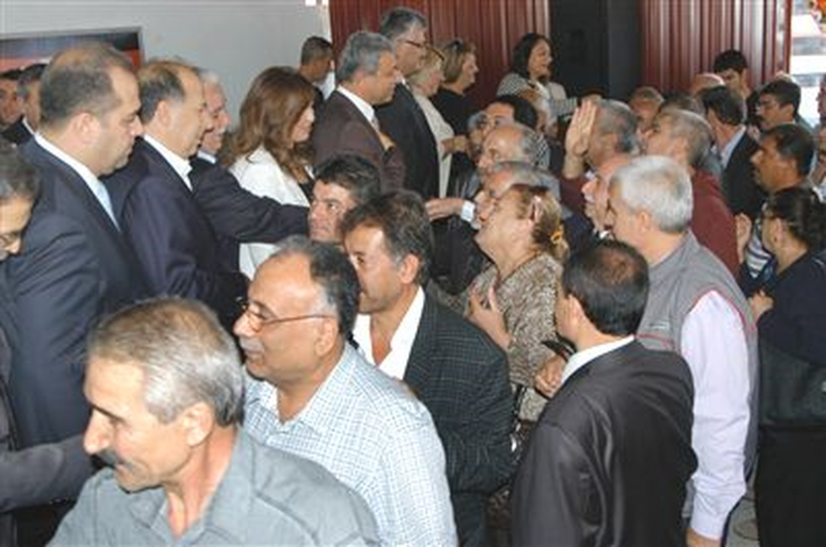Chp\'de Partililer Bayramlaştı