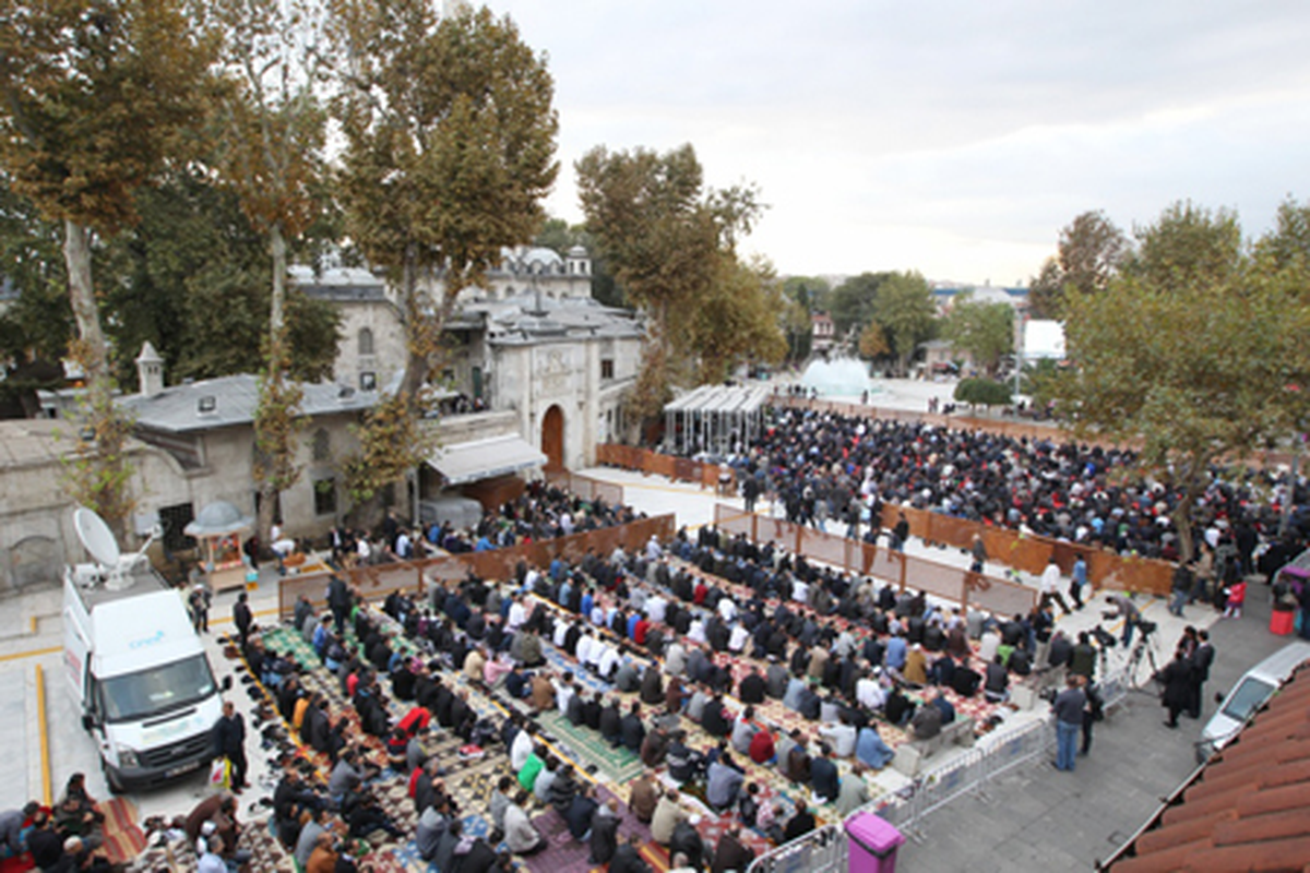 Eyüp Sultan\'da Bayram Namazı
