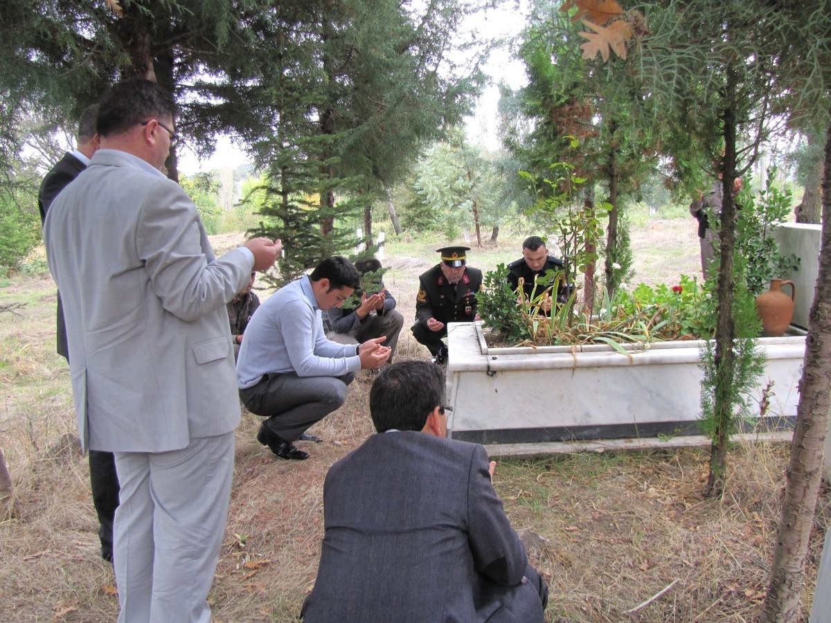 Hisarcık'ta Şehit Mezarlarına Bayram Ziyareti